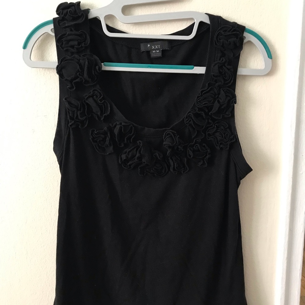Black shirt with floral design - Picture 1 of 3